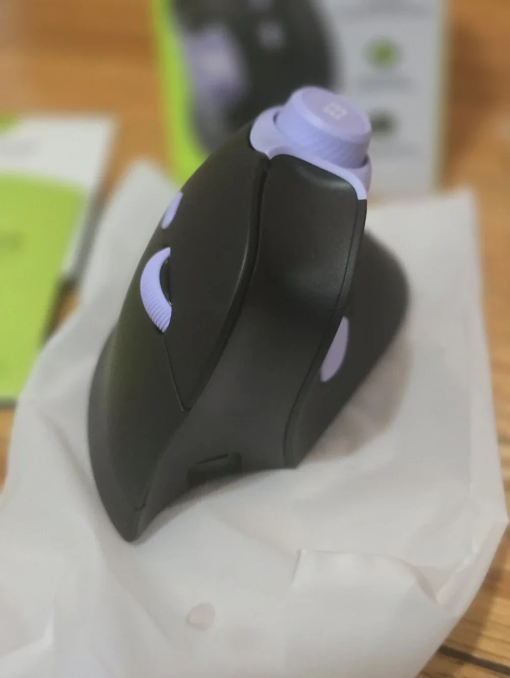 seenda MOU-302 Wireless Bluetooth Ergonomic Vertical Mouse with Volume Knob